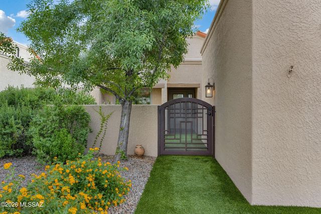 9220 E Lakeside Court, Tucson, AZ 85749
