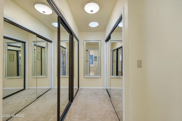 9220 E Lakeside Court, Tucson, AZ 85749