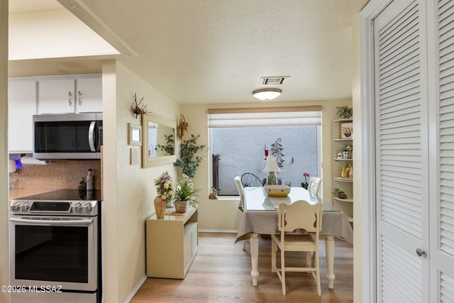 9220 E Lakeside Court, Tucson, AZ 85749
