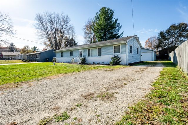 4568 Wil-O-Paw Drive, Coloma, MI 49038