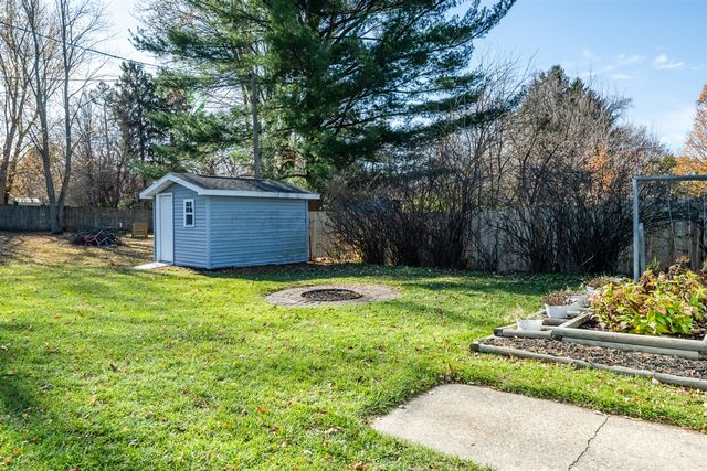 4568 Wil-O-Paw Drive, Coloma, MI 49038