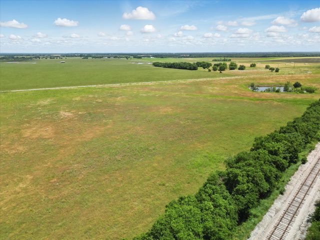 6512 County Road 1050, Celeste, TX 75423