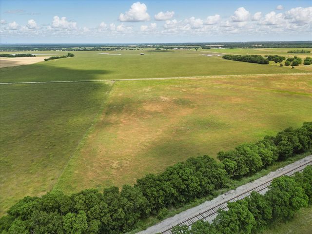 6512 County Road 1050, Celeste, TX 75423