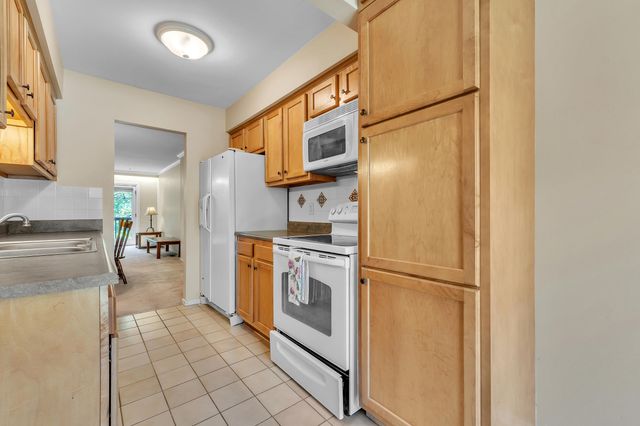 826 Earhart Road, Ann Arbor, MI 48105