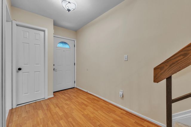 826 Earhart Road, Ann Arbor, MI 48105