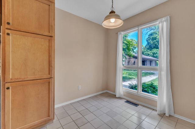 826 Earhart Road, Ann Arbor, MI 48105