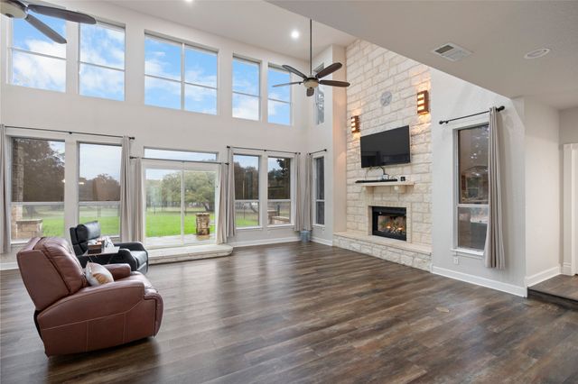 400 Indian Hills Road, Gatesville, TX 76528