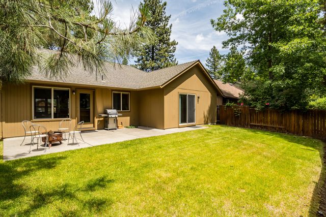 19917 Antler Point Drive, Bend, OR 97702