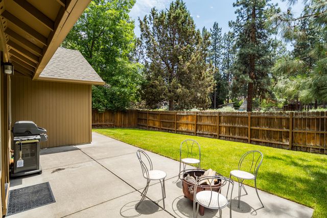 19917 Antler Point Drive, Bend, OR 97702