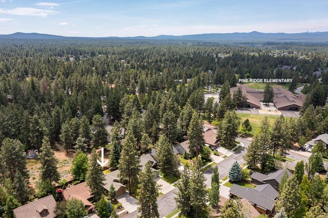 19917 Antler Point Drive, Bend, OR 97702