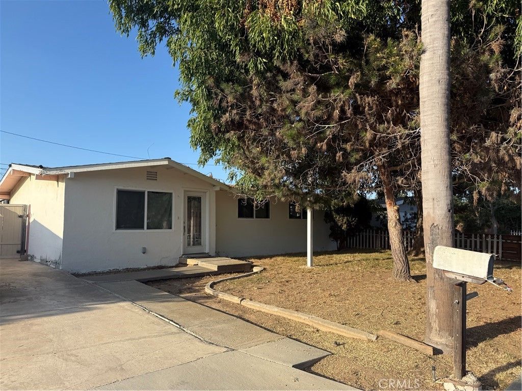 644 Ross, Costa Mesa, CA 92627 — exterior