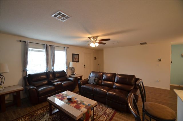 13706 Mussel RUN, Elgin, TX 78621