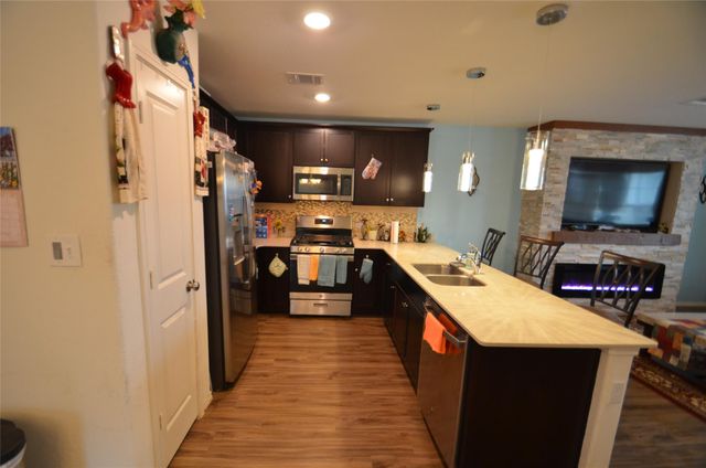 13706 Mussel RUN, Elgin, TX 78621