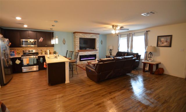 13706 Mussel RUN, Elgin, TX 78621