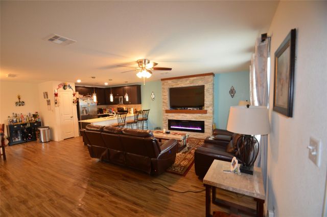 13706 Mussel RUN, Elgin, TX 78621