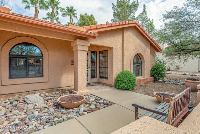 5747 N Via Umbrosa, Tucson, AZ 85750