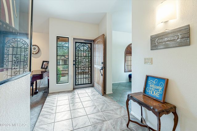 5747 N Via Umbrosa, Tucson, AZ 85750