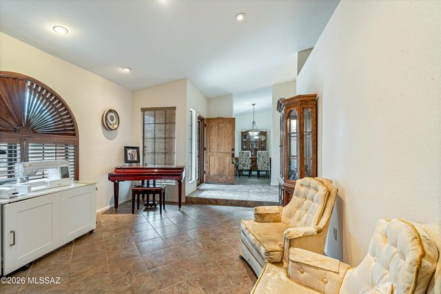 5747 N Via Umbrosa, Tucson, AZ 85750