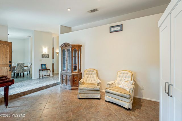 5747 N Via Umbrosa, Tucson, AZ 85750