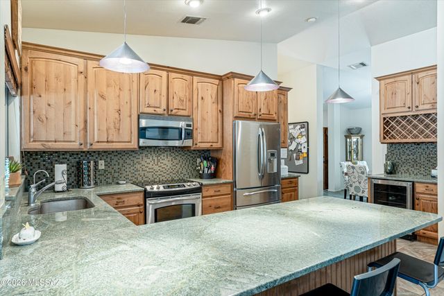 5747 N Via Umbrosa, Tucson, AZ 85750
