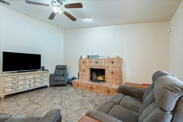 5747 N Via Umbrosa, Tucson, AZ 85750