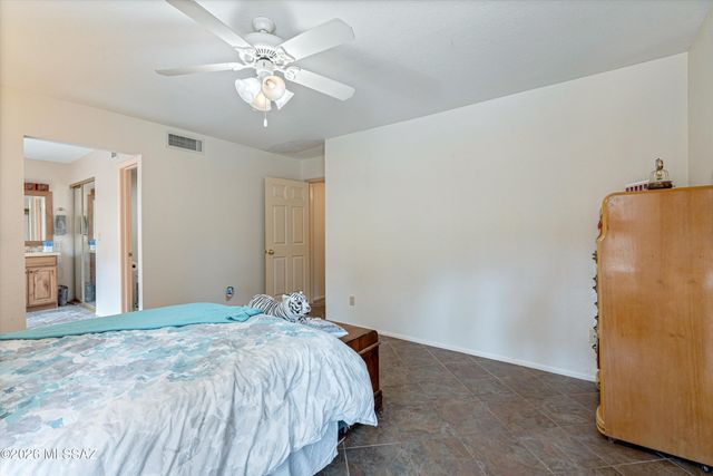 5747 N Via Umbrosa, Tucson, AZ 85750