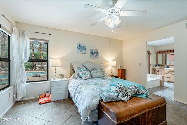 5747 N Via Umbrosa, Tucson, AZ 85750