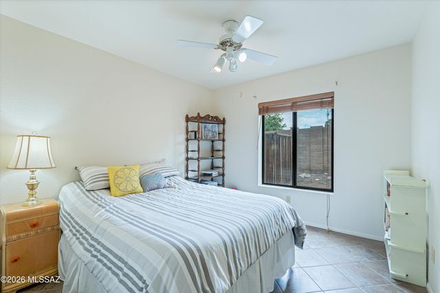 5747 N Via Umbrosa, Tucson, AZ 85750