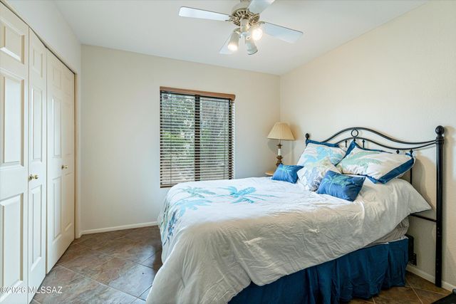 5747 N Via Umbrosa, Tucson, AZ 85750