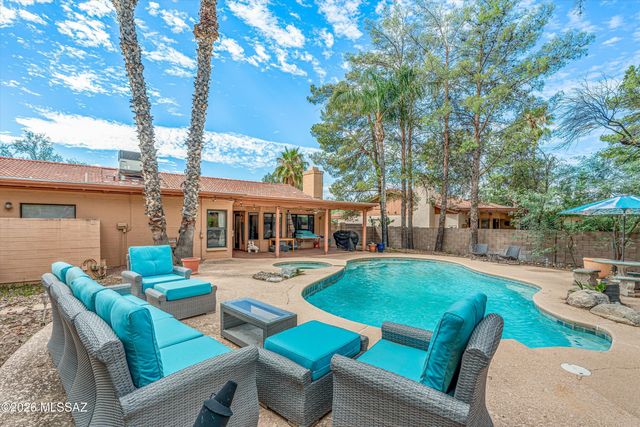 5747 N Via Umbrosa, Tucson, AZ 85750
