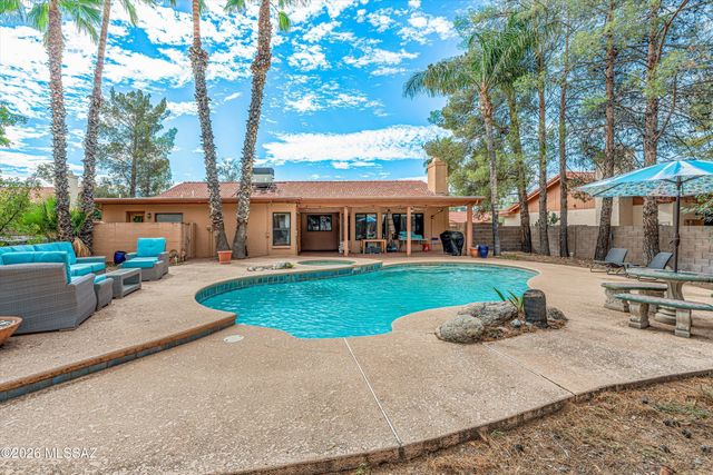 5747 N Via Umbrosa, Tucson, AZ 85750