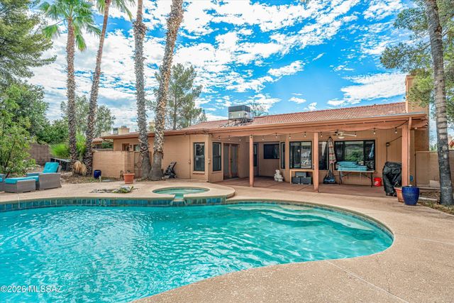 5747 N Via Umbrosa, Tucson, AZ 85750