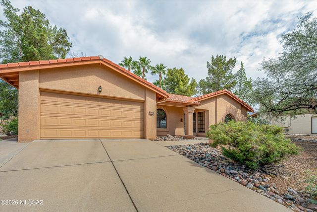 5747 N Via Umbrosa, Tucson, AZ 85750