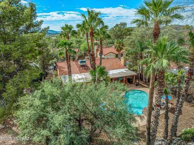5747 N Via Umbrosa, Tucson, AZ 85750