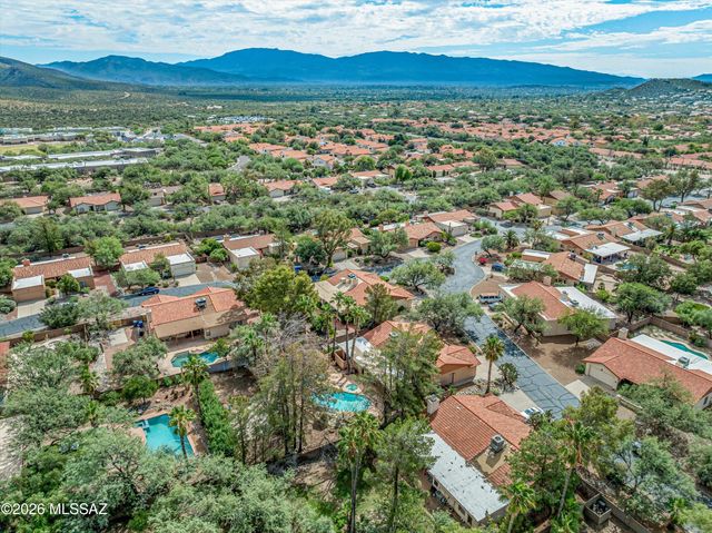 5747 N Via Umbrosa, Tucson, AZ 85750