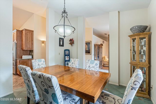 5747 N Via Umbrosa, Tucson, AZ 85750