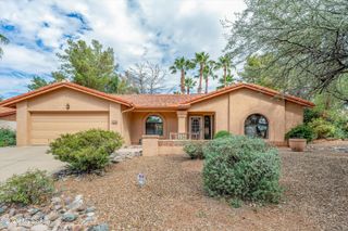 5747 N Via Umbrosa, Tucson, AZ 85750