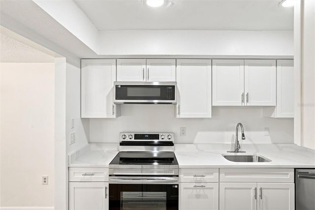 6947 WOODWIND DRIVE 77, Sarasota, FL 34231