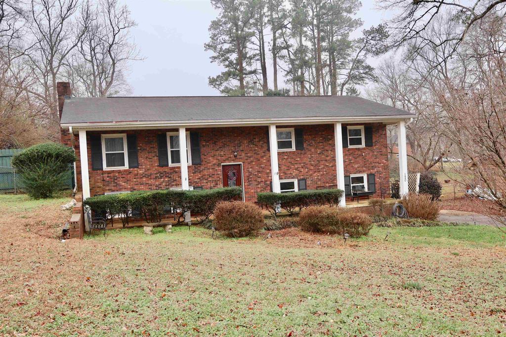 120 Woodshire Drive, Boiling Springs, SC 29316