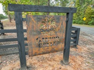 0020 Cr 2305, Moss Hill, TX 77327