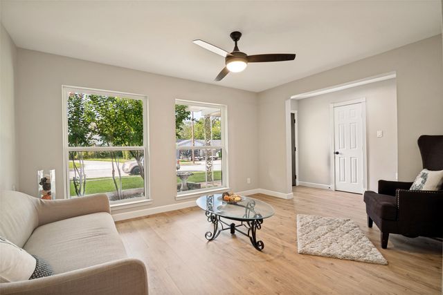 110 W Marguerita Drive, Garland, TX 75040
