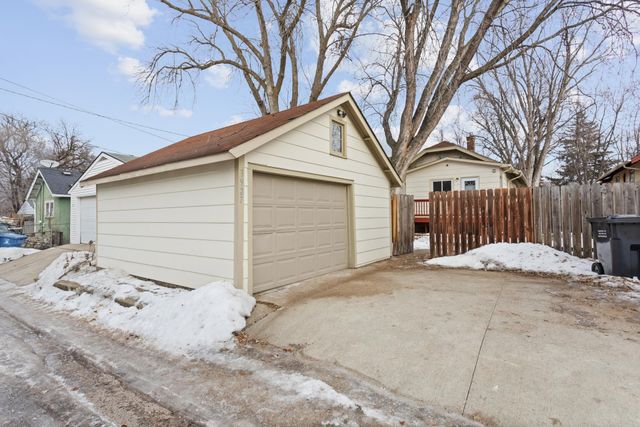 3927 Russell Avenue N, Minneapolis, MN 55412