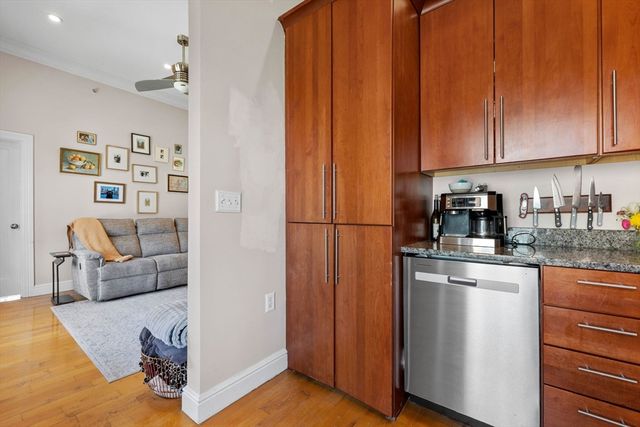 7 Stillman Pl 10, Boston, MA 02113