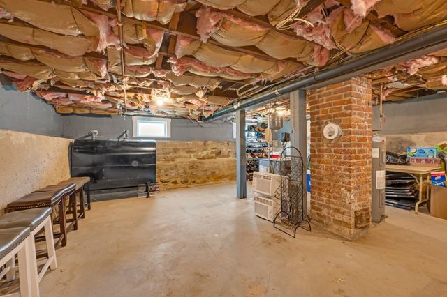 36 Upland Ave, Webster, MA 01570
