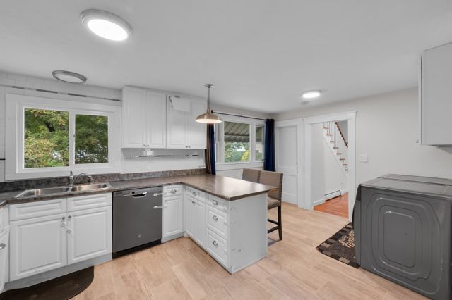 36 Upland Ave, Webster, MA 01570