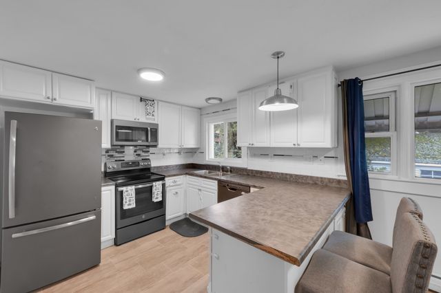 36 Upland Ave, Webster, MA 01570