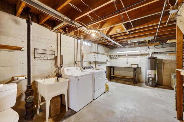 4805 Midmoor Road, Monona, WI 53716