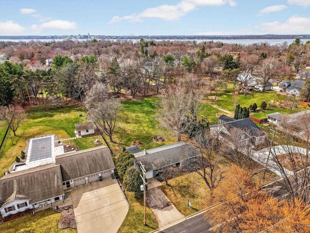 4805 Midmoor Road, Monona, WI 53716