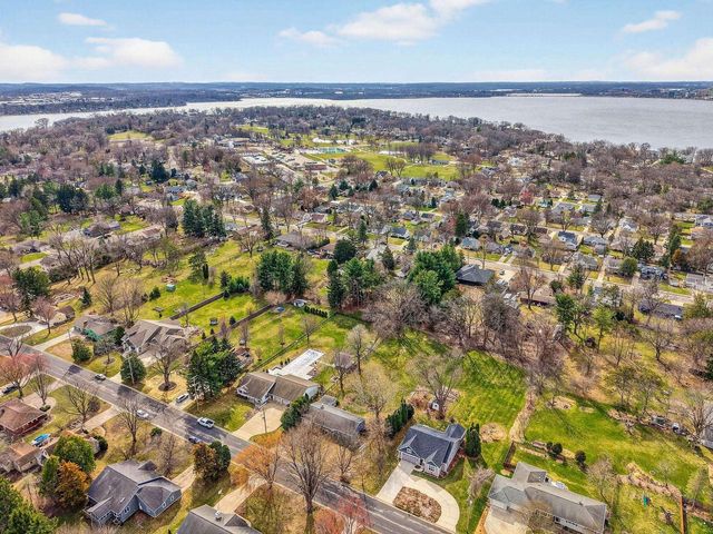 4805 Midmoor Road, Monona, WI 53716