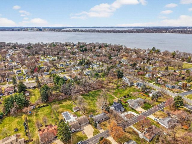 4805 Midmoor Road, Monona, WI 53716